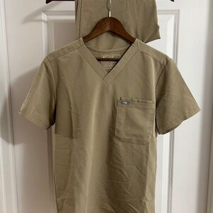 Figs Beige Scrub Set (Men's/Unisex)